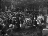 1 vue  - Enterrement de Georges Schreckler, responsable communiste, au cimetière Saint-Gall. (ouvre la visionneuse)