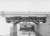 1 vue  - Pont sur l\'écluse sud (3 octobre 1931). (ouvre la visionneuse)