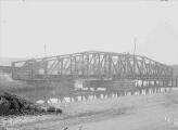1 vue  - Ecluse Nord, pont tournant (10 juillet 1925). (ouvre la visionneuse)