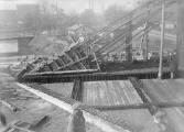 1 vue  - Pont de la Citadelle, naissance de l\'arc de la 2ème travée (8 mars 1933). (ouvre la visionneuse)