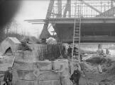 1 vue  - Déplacement du pont sur le Petit Rhin (12 avril 1928). (ouvre la visionneuse)