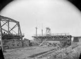 1 vue  - Déplacement du pont sur le Petit Rhin (19 avril 1928). (ouvre la visionneuse)