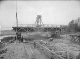 1 vue  - Déplacement du pont sur le Petit Rhin (19 avril 1928). (ouvre la visionneuse)