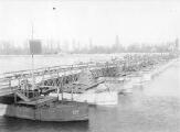 1 vue  - Pont de bateaux sur le Rhin (24 mars 1933). (ouvre la visionneuse)