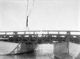 1 vue  - Pont de bateaux sur le Rhin (24 mars 1933). (ouvre la visionneuse)