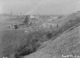 1 vue  - Dragages du port aux Pétroles, débuts au pont Jean Millot. (18 février 1925). (ouvre la visionneuse)
