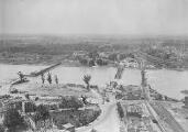 ouvrir dans la visionneuse : Rhin, ponts détruits et Kehl après bombardement [1940-1945].