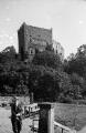 ouvrir dans la visionneuse : Ottrott, château de Rathsamhausen, vue depuis la maison forestière (juillet 1902).