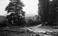 1 vue  - Mollkirch, maison forestière Floessplatz, scierie, panorama sur la vallée de la Bruche (août 1903). (ouvre la visionneuse)