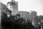 ouvrir dans la visionneuse : Château de Bernstein, vue générale (juillet 1908).
