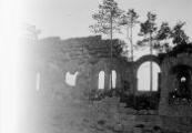 1 vue  - Château de Bernstein, intérieur (juillet 1908). phot. Lucien Blumer. (ouvre la visionneuse)
