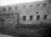 1 vue  - Château du Haut-Barr, mur d\'enceinte vue de la cour intérieure. (juillet 1909). phot. Lucien Blumer. (ouvre la visionneuse)