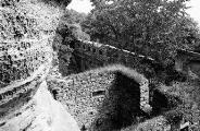 ouvrir dans la visionneuse : Château du Haut-Barr, ruines de la tour du puits (juillet 1909). phot. Lucien Blumer.