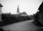 1 vue  - Gertwiller, route de Barr, église. (juillet 1912). phot. Lucien Blumer. (ouvre la visionneuse)