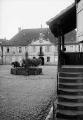 1 vue  - Bergheim, place de l\'Hôtel de Ville. (juillet 1910). phot. Lucien Blumer. (ouvre la visionneuse)