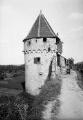 ouvrir dans la visionneuse : Bergheim, tour ronde, remparts. (juillet 1910). phot. Lucien Blumer.