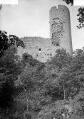 ouvrir dans la visionneuse : Château d'Andlau, vue arrière avec la tour sud (juillet 1909). phot. Lucien Blumer.