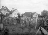 1 vue  - Ebersmunster, cimetière (juillet 1912). phot. Lucien Blumer. (ouvre la visionneuse)