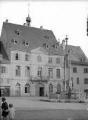 1 vue  - Altkirch, hôtel de Ville et fontaine de la Vierge. (ouvre la visionneuse)