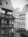 1 vue  - Strasbourg, place du Marché-aux-Cochons-de-lait, vitrine, façade et camionnette de livraison de la \'Charcuterie fine A. Lobstein\', [1920]. (ouvre la visionneuse)