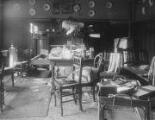 1 vue  - Hohwald (Le), Villa Goguel-Schoop, salon, mobilier (mise à sac, guerre 1914-1918). (ouvre la visionneuse)