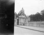 1 vue  - Paris, statue de Strabourg, place de la Concorde. (ouvre la visionneuse)