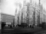 1 vue  - Milan (Italie), cathédrale (duomo). (ouvre la visionneuse)