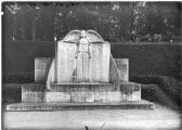 ouvrir dans la visionneuse : Bourbonne-les-Bains, monument aux morts de la guerre 1914-1918.