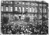 ouvrir dans la visionneuse : Le président Poincaré remet la croix de la légion d'honneur à la Ville de Strasbourg. 21 août 1919.
