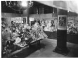 1 vue  - Exposition internationale de la poupée à l\'Hôtel de ville. Mai-Juin 1935. (ouvre la visionneuse)