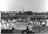 1 vue  - Grand\'Messe pontificale à l\'Esplanade. 21 juillet 1935. (ouvre la visionneuse)