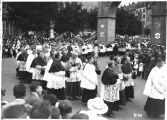 ouvrir dans la visionneuse : Procession solennelle du Très Saint-Sacrement à l'Esplanade. 21 juillet 1935.