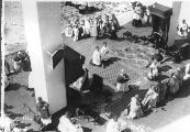 ouvrir dans la visionneuse : Procession solennelle du Très Saint-Sacrement à l'Esplanade. 21 juillet 1935.