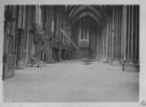 ouvrir dans la visionneuse : Cathédrale, intérieur. [1939].