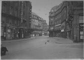 1 vue  - Rue des Francs-Bourgeois, vers la place Kléber, magasins modernes. [1939]. (ouvre la visionneuse)