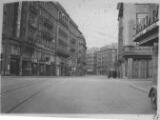 1 vue  - Rue des Francs-Bourgeois, près de la Grand\'rue, commerce \'Vêtements Klotz\'. [1939]. (ouvre la visionneuse)