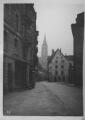 1 vue  - Rue des Juifs, prise de la rue du Parchemin, brasserie du lion rouge. [1939]. (ouvre la visionneuse)