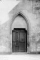 1 vue  - Presbytère de l\'église Saint-Pierre-le-Vieux (catholique), porte d\'entrée. (ouvre la visionneuse)