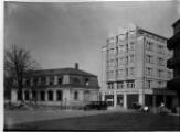 1 vue  - Rue des Bonnes-Gens, ancienne usine à gaz, immeuble du Gaz de Strasbourg en construction. [1930] (ouvre la visionneuse)