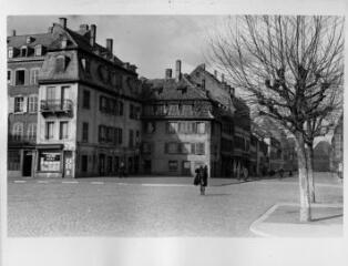 ouvrir dans la visionneuse : Place d'Austerlitz, vers la rue des Orphelins. 8 avril 1943.