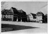 1 vue  - Place d\'Austerlitz, vue d\'ensemble. 13 avril 1943. (ouvre la visionneuse)