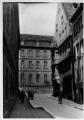 ouvrir dans la visionneuse : Rue du Bain aux Roses. 10 avril 1943.