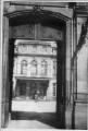 1 vue  - Rue Brûlée n°13, portail et cour d\'honneur de l\'hôtel des Deux-Ponts [palais du gouverneur militaire]. [Juillet 1941]. (ouvre la visionneuse)