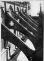 1 vue  - Cathédrale, arcs boutants vus de l\'escalier de la tourelle sud. [1941-1944]. (ouvre la visionneuse)