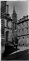 ouvrir dans la visionneuse : Cathédrale vue de l'angle de la rue du Bain aux Roses : photomontage. [1941-1944].