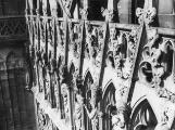 1 vue  - Cathédrale, massif occidental, anges de la galerie de l\'Ascension. [1941-1944]. (ouvre la visionneuse)
