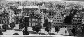 1 vue  - Palais Rohan et maison de l\'Œuvre Notre-Dame, vus depuis la cathédrale (photomontage). [1941-1944]. (ouvre la visionneuse)