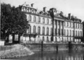 ouvrir dans la visionneuse : Palais Rohan, façade avec terrasse donnant sur l'Ill.[1941-1944].