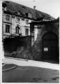 ouvrir dans la visionneuse : Rue des Ecrivains n°8, portail de l'ancien Hôtel des Dames d'Andlau.