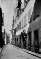 1 vue  - Rue de l'Ail n°19, façade. [1940-1944]. (ouvre la visionneuse)